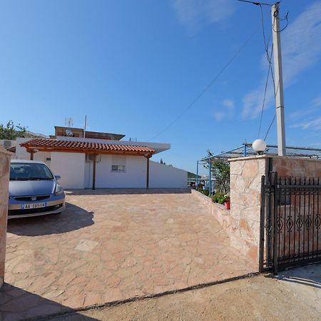 Guesthouse Blue Sky Ксамил Екстериор снимка