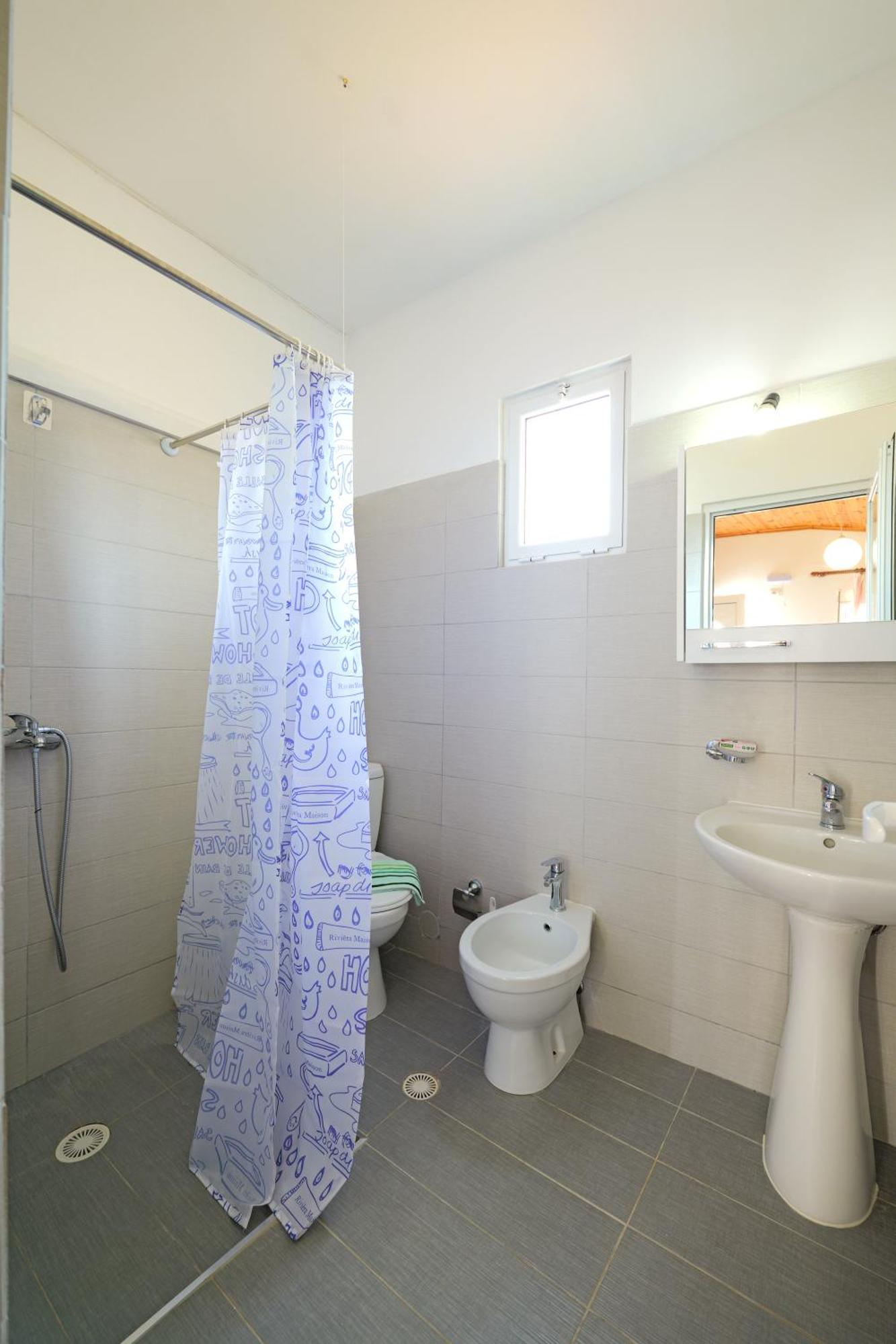 Guesthouse Blue Sky Ксамил Екстериор снимка